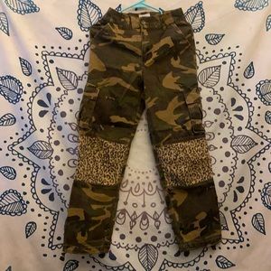 Cami/Cheetah print pants, Size: Small. Forever 21, straight leg with adjustable!